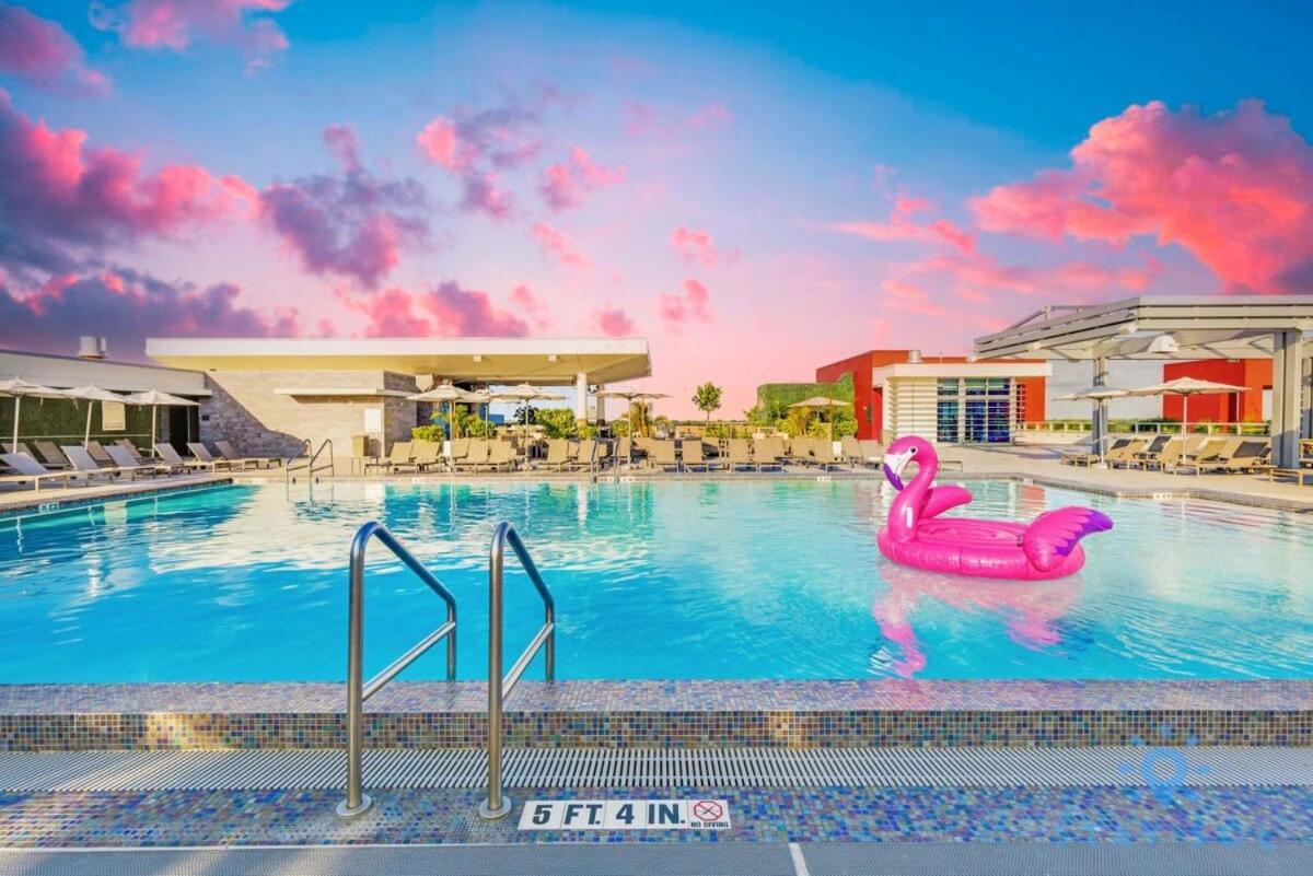 Lx Oasis Beachfront-Rt Infinity Pool Hollywood Exterior photo